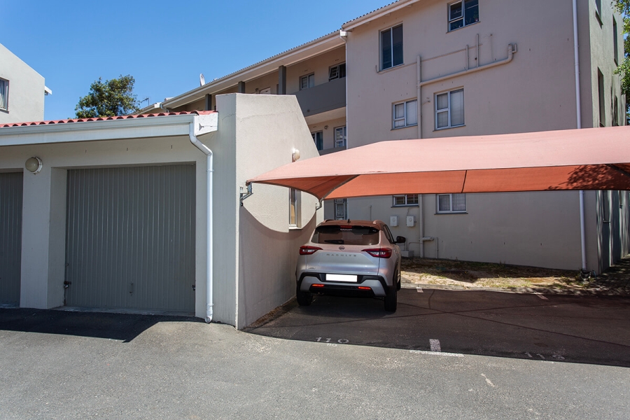 2 Bedroom Property for Sale in Oakglen Western Cape